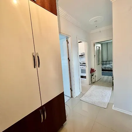 Entire House 2 Bedrooms, 1 Dbl 1 Bunk Bed, Private Garden, Pool And Secure Appartement