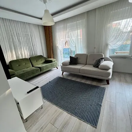 Entire House 2 Bedrooms, 1 Dbl 1 Bunk Bed, Private Garden, Pool And Secure