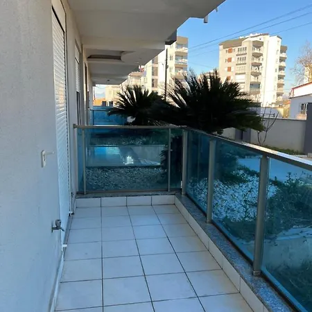 Entire House 2 Bedrooms, 1 Dbl 1 Bunk Bed, Private Garden, Pool And Secure *